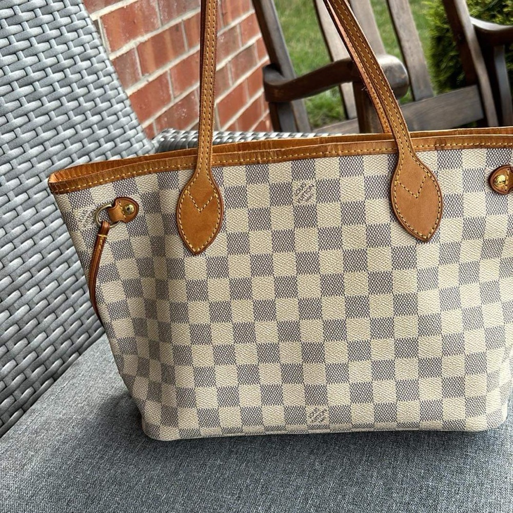 Louis Vuitton never full